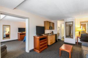 Hotel Quality Inn & Suites
