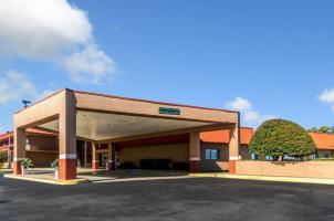 Hotel Quality Inn & Suites