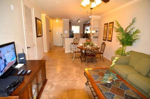 Charo Apartment Unit 903-814