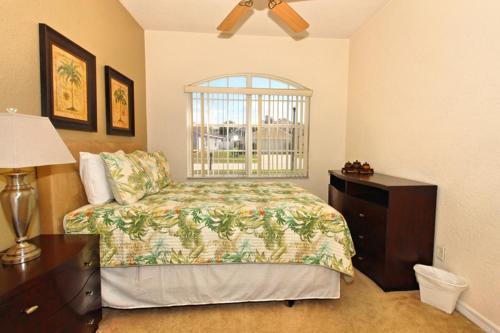 Oxford 684 Apartment