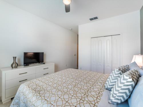 Oak Tree Villa 4140