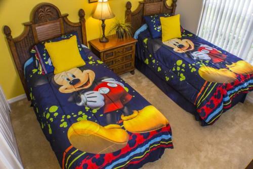 Mickey Magic Retreat - Four Bedroom Home