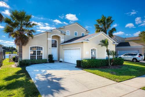 Lakeside Villa Bloomingdale