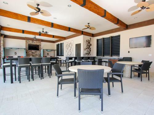 Oak Tree Villa 4127