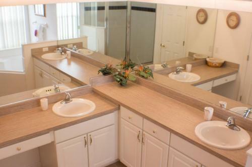 Hibiscus Haven - Four Bedroom Home