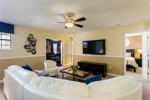 Champions Gate - Eight Bedroom Villa - Cg012