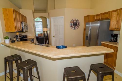 Robin Hill 15830 Villa