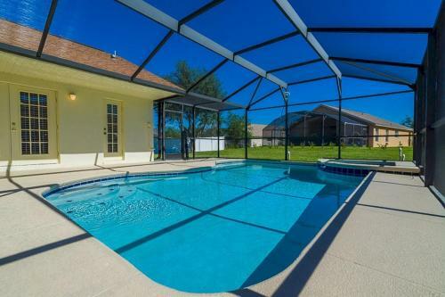 Robin Hill 15830 Villa
