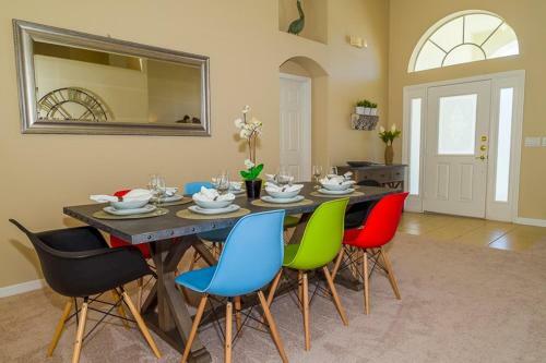 Robin Hill 15830 Villa