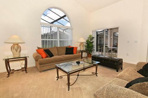 Blamoral 727 Villa