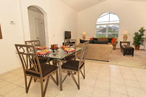Blamoral 727 Villa