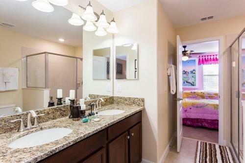 Champions Gate - Eight Bedroom Villa - Cg017