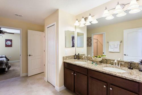 Champions Gate - Eight Bedroom Villa - Cg017