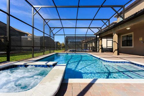 Champions Gate - Eight Bedroom Villa - Cg017