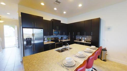 Aco - 4 Bd With Private Pool (1701)