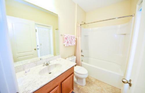Five Bedrooms, Four Bathroom Home 10cp14