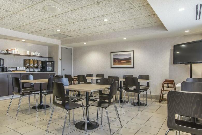 Hotel Quality Suites Laval