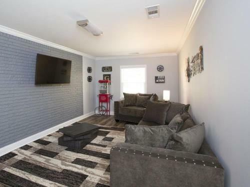 Stunning, New 6 Bdr 4ba Decatur Home W/ Bonus Room