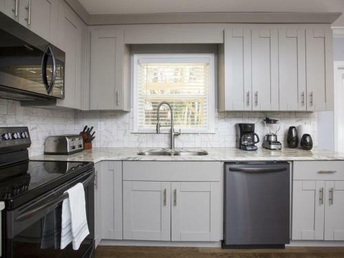 Stunning, New 6 Bdr 4ba Decatur Home W/ Bonus Room