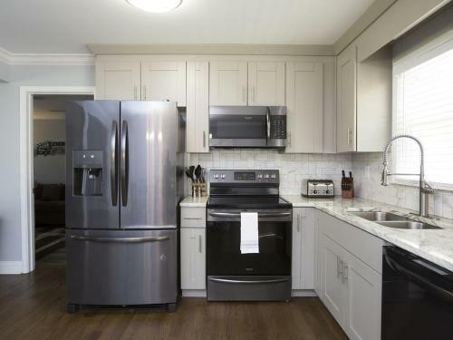 Stunning, New 6 Bdr 4ba Decatur Home W/ Bonus Room