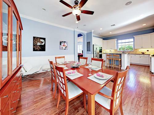 10 Ne 7th Street Home