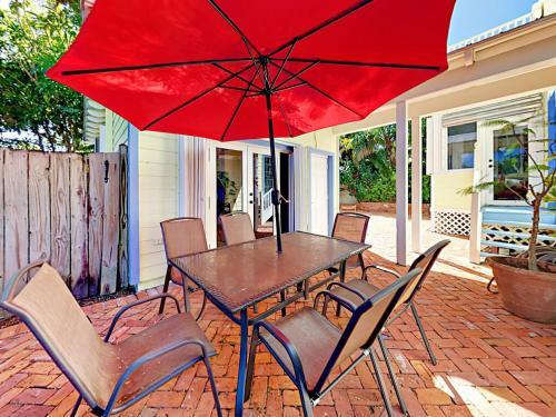 10 Ne 7th Street Home