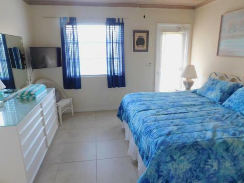 Apartamento The Grove Beach Condominiums