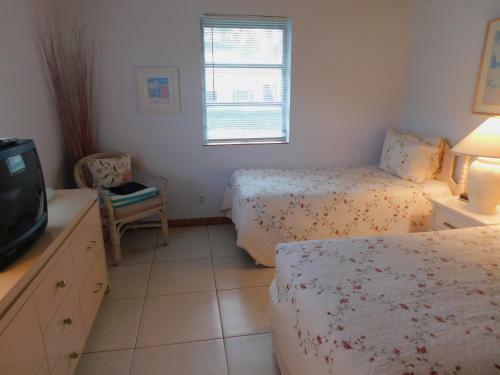Apartamento The Grove Beach Condominiums