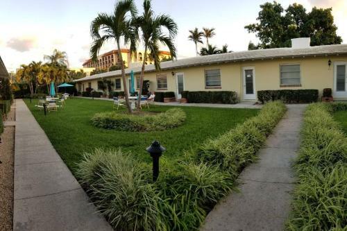 Apartamento The Grove Beach Condominiums