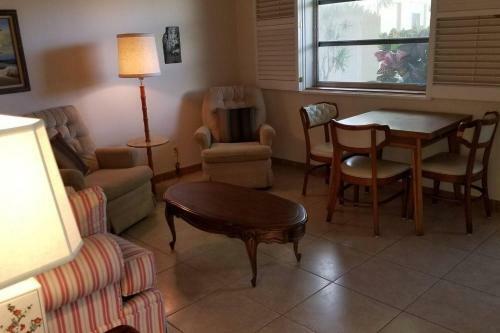 Apartamento The Grove Beach Condominiums
