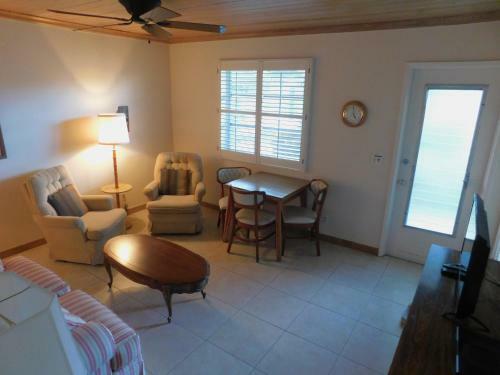 Apartamento The Grove Beach Condominiums