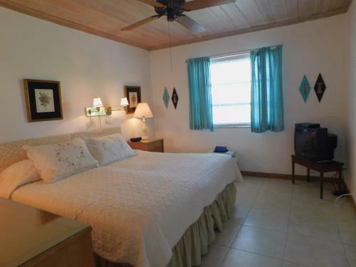 Apartamento The Grove Beach Condominiums