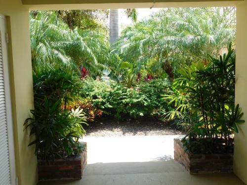 Apartamento The Grove Beach Condominiums