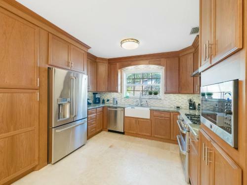 520 Ne 3rd Avenue Home