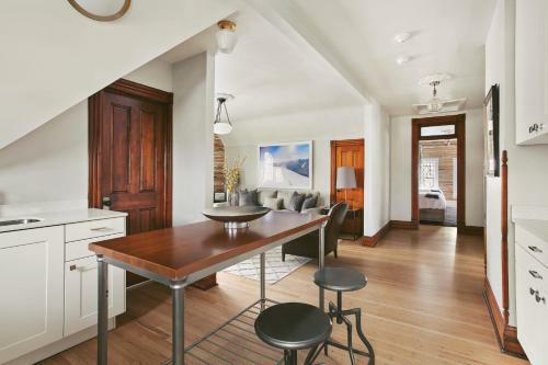 Henry Lee House