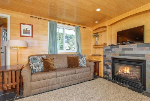 Pirate Cove Cottage 1