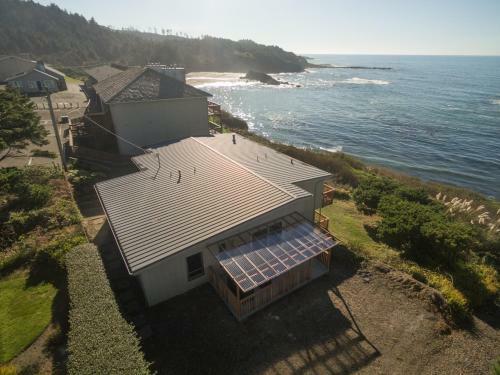 Surf Rider House 3139