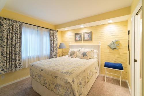 Admiral Condominium 1