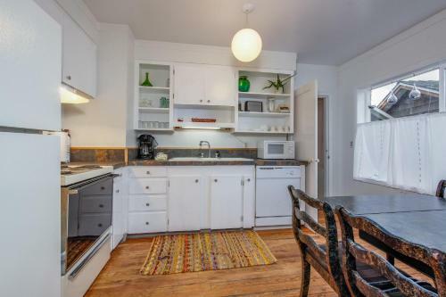 Pirate Cove Cottage 2