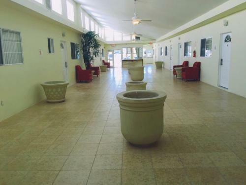 Hotel Europa Inn & Suites