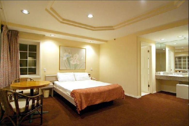 Hotel Wilshire Crest