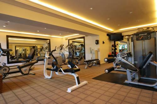 Beverly Hills Plaza Hotel And Spa