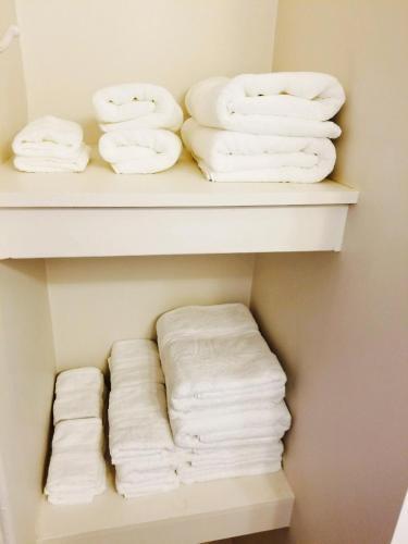 2 Bdrm 1 Bath Flat