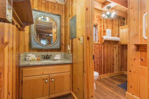 Duck Creek Cozy Cabin