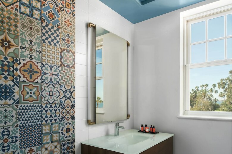 Fenway Hotel, Autograph Collection