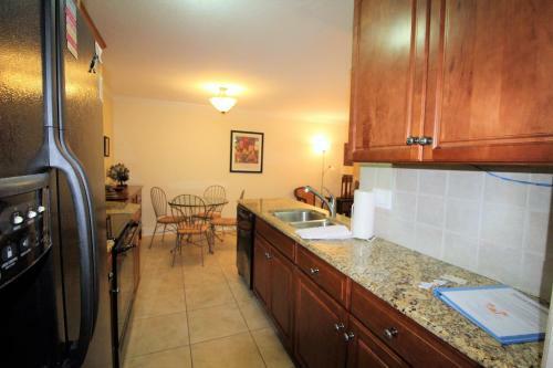 950 Broadway Two-bedroom Apartment