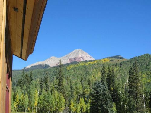 Cascade Village - Townhome 2b
