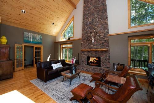 650 Hermosa Cliffs Home