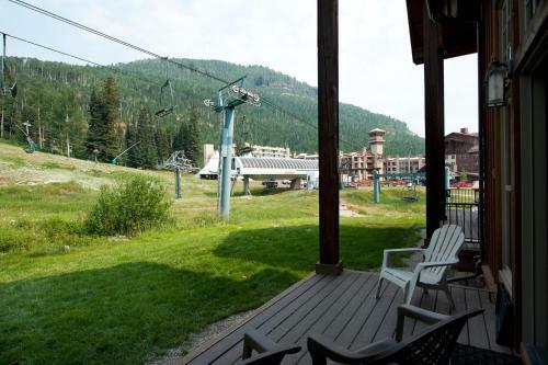 Elkpoint - Unit 13 Townhouse