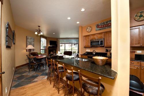 Apartamento Peregrine Point 201 Condo